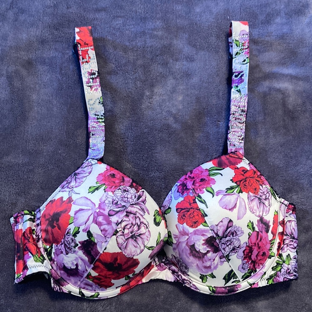 NWOT Victoria Secret Very Sexy Push up Bra sz 34b